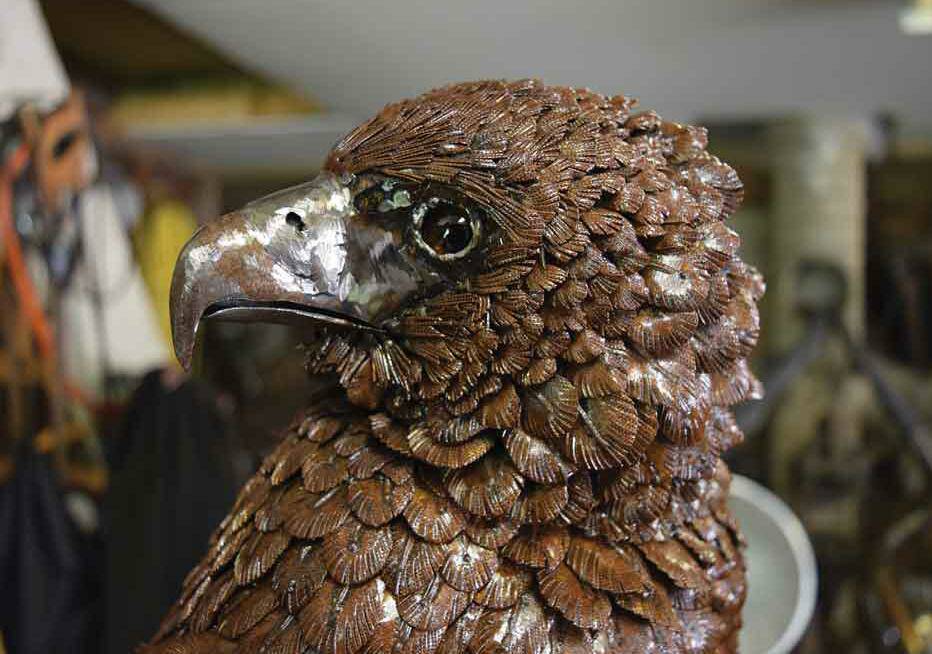 全球钣金新闻-金属制造狂：焊工制作动物的金属钣金-南昌贺亮食品安全管理有限公司