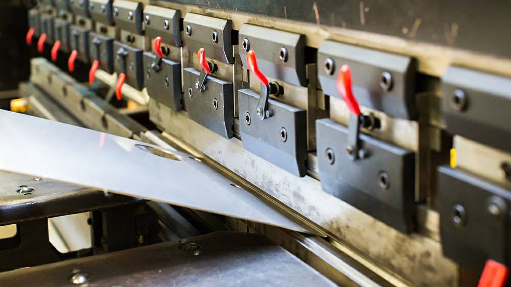 制作钣金加工项目都有哪些基础设备？-南昌贺亮食品安全管理有限公司